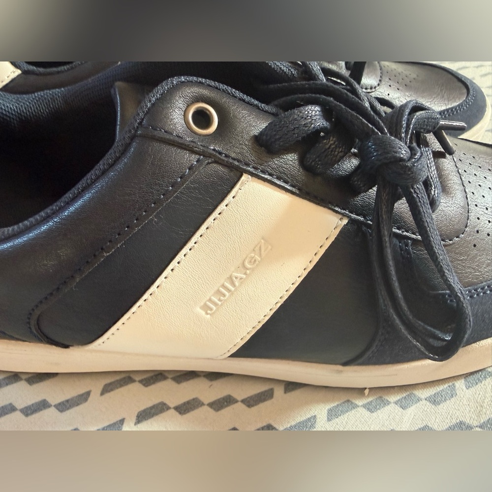 Othr Black and White Low-Top Lace-Up Sneakers - Picture 2 of 6